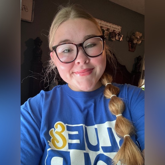 Hi! Welcome to my closet! My name is Emily! - Picture 3 of 5